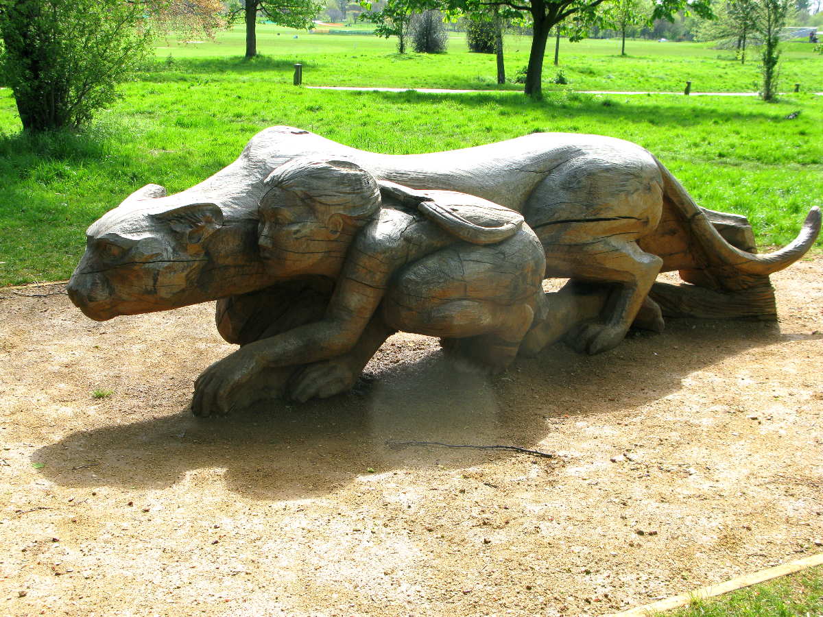 Carvings in Regents park London